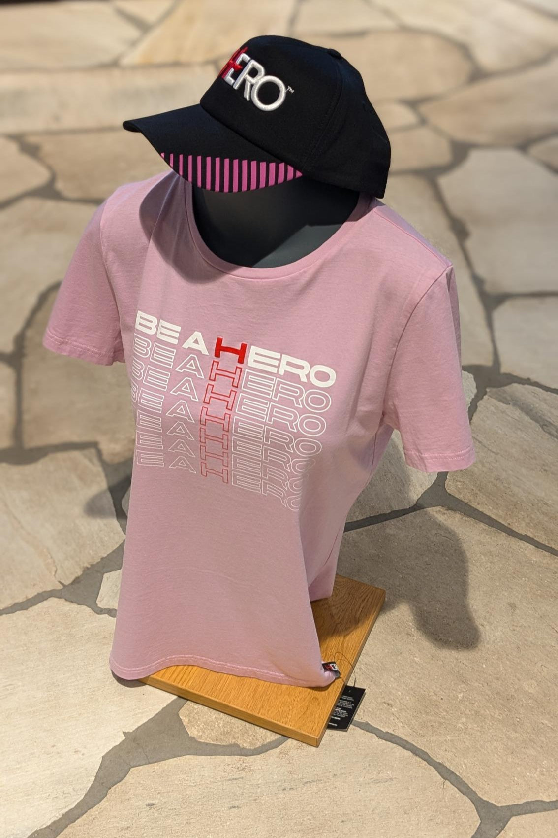 Offer of the moment! T-shirt and Cap HERO Women