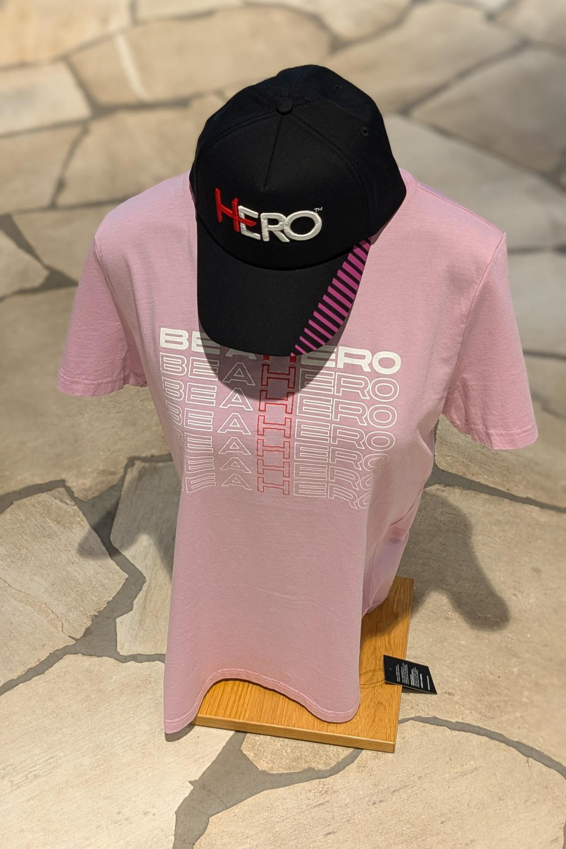 Offer of the moment! T-shirt and Cap HERO Women